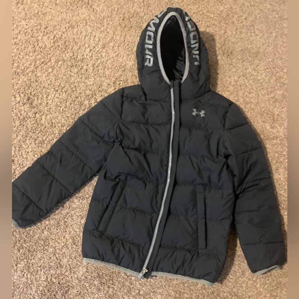 Under armor boys jacket Sz small
